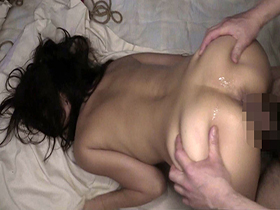 [閲覧注意]輪姦レイプ映像　ノーカット無編集・婦女強姦犯罪記録　女体狂乱崩壊！　クロロホルムとスタンガンで昏睡、媚薬で自我喪失　淑女妻の熟れた肉体は性処理中出し肉便器となり羞恥に悶え喘ぎ震える！　サンプル画像14